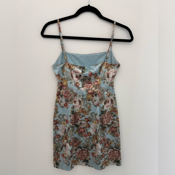 Urban Outfitters Women’s Mini Dress Sateen Floral Small - Picture 5 of 8